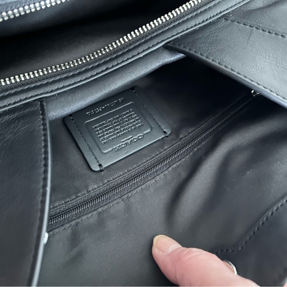 Coach Canvas and leather shoulder bag - Picture 8 of 10